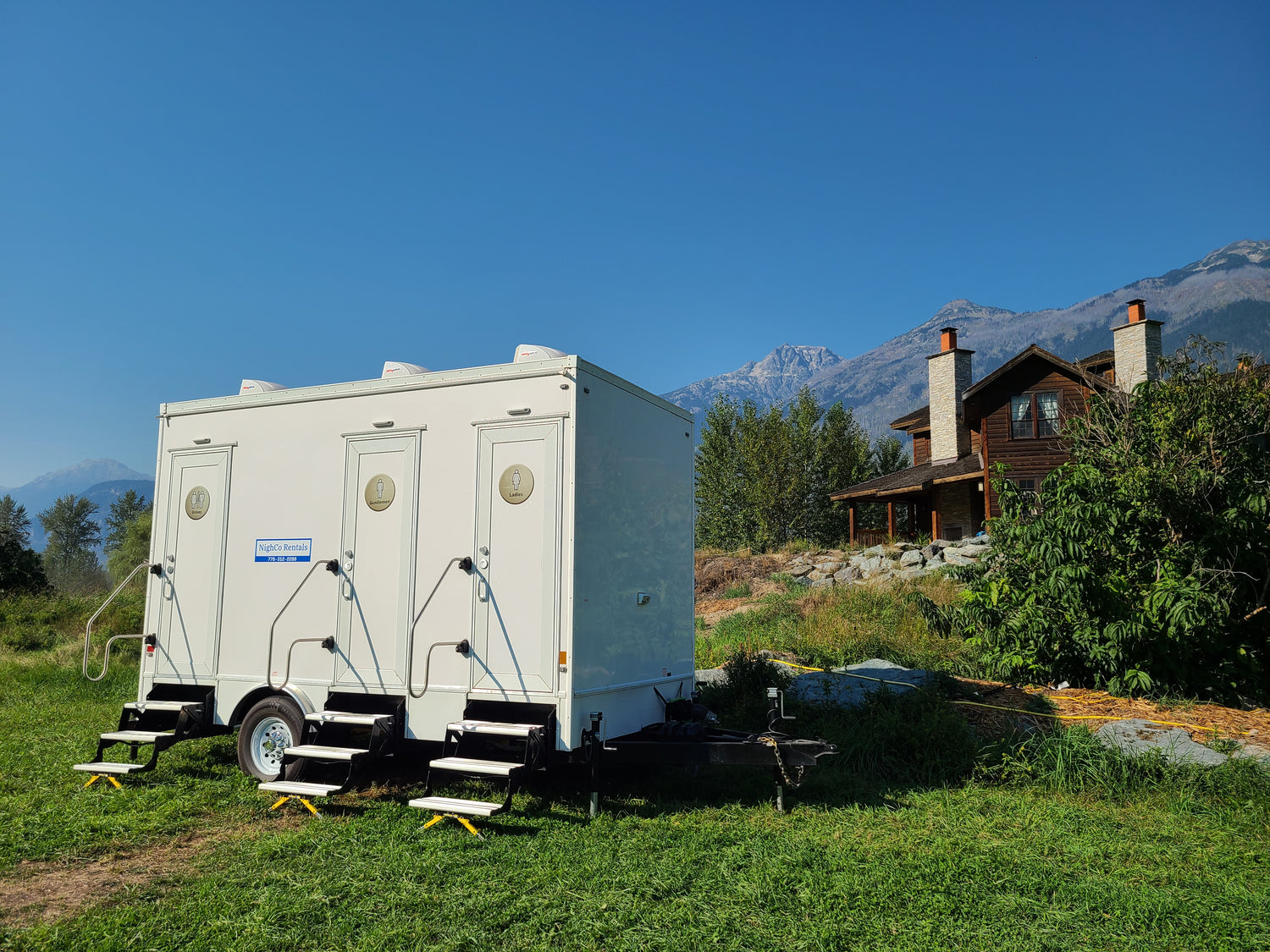 nighco luxury restroom trailers